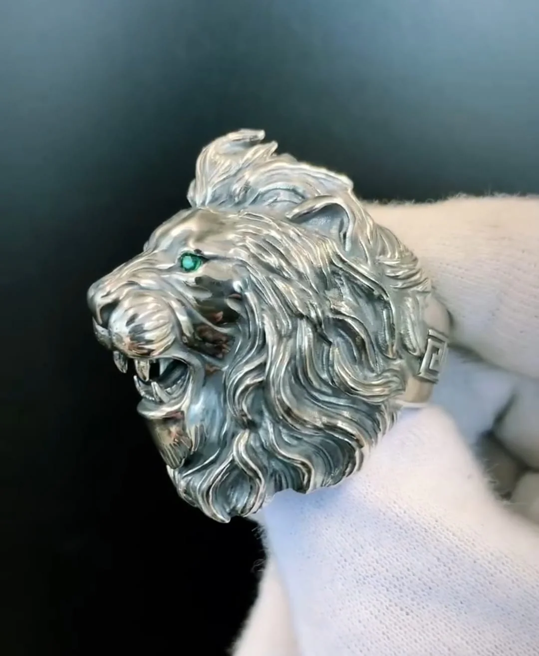 100g Unique Designed 3D Lion Face Ring with real Emerald green eyes | 925 Sterling Silver Oxidized Ring | With Certificate of Authenticity and 925 Hallmark - Image 2