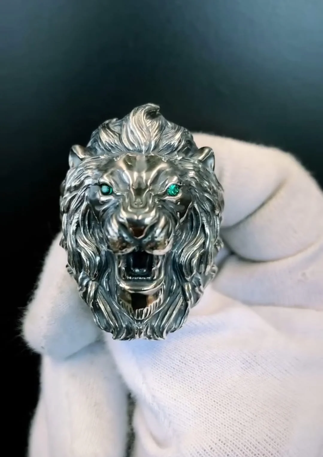100g Unique Designed 3D Lion Face Ring with real Emerald green eyes | 925 Sterling Silver Oxidized Ring | With Certificate of Authenticity and 925 Hallmark - Image 6