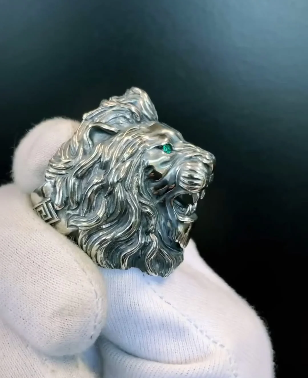 100g Unique Designed 3D Lion Face Ring with real Emerald green eyes | 925 Sterling Silver Oxidized Ring | With Certificate of Authenticity and 925 Hallmark - Image 7