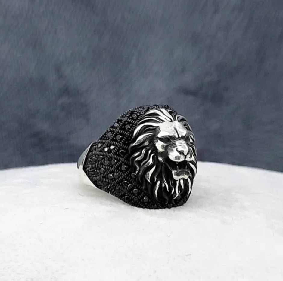 RARE PRINCE by CARAT SUTRA | Unique Turkish Style Oxidized Silver Lion Ring with Black Zircon| 925 Sterling Silver Oxidized Ring | Men's Jewelry | With Certificate of Authenticity and 925 Hallmark